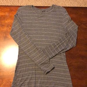 Cuddl Duds size medium gray striped top